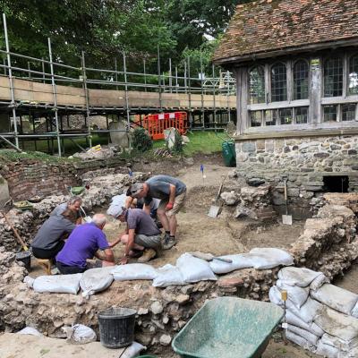 Angleterre - Mise au jour en 2019 des vestiges de la chapelle en pierre du monastère anglo-saxon de Lyminge, VIIème siècle - Photo: Lyminge Archaeology