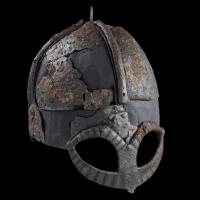 Casque viking de Gjermundbu, Xème siècle,  Norvège - Photo: Ellen C. Holte / Musée d'Histoire culturelle d'Oslo