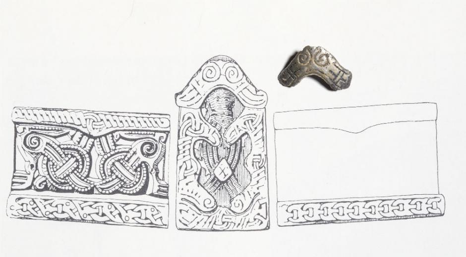 Danemark - Représentation du bijou ayant appartenu à la völva de Fyrkat et le fragment découvert à Borgring - Dessin: Museum Sydøstdanmark