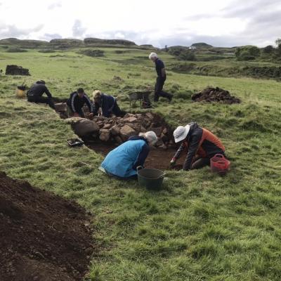 Écosse - Campagne de fouilles 2022 de la ferme nordique du XIème siècle mise au jour à Lephin - Photo: Lephin Archaeological Excavation.jpg