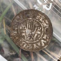 Estonie - L'une des douze pièces en argent de l'Âge Viking découverte à Saaremaa - Photo: Musée de Saaremaa