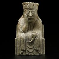 Figurine de la reine dans le jeu d'échec de Lewis, au British Museum, XIIème siècle