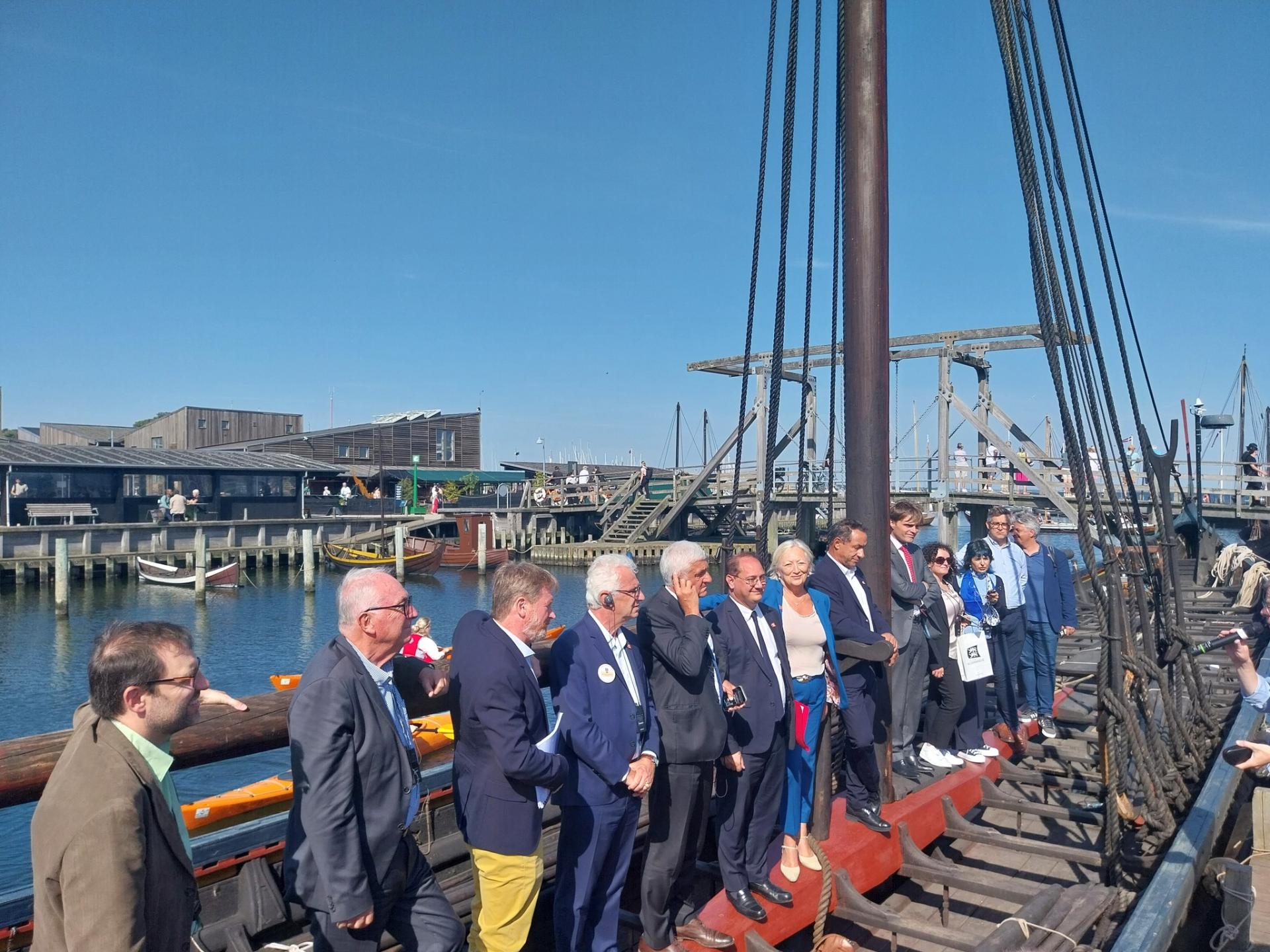 France - La délégation de la Région Normandie au Musée des Bateaux vikings de Roskilde pour préparer le Millénaire Guillaume - Photo: Ambassade de France au Danemark