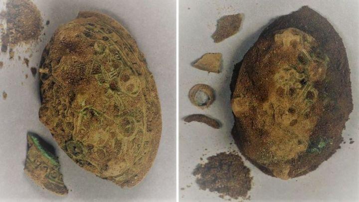 Île de Man - La paire de fibules tortues de l'Âge Viking découvertes par des détectoristes en 2018 - Photo : Manx National Heritage