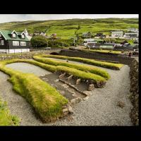 Îles Féroé - Fondations de deux maisons longues à Kvívík