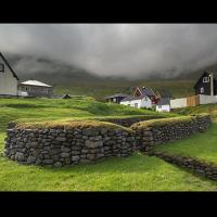 Îles Féroé - Vestige d'une maison viking à Leirvik