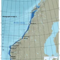Le Norðvegr, avec le tracé des 2 voyages de Greer Jarrett et en bleu, le couloir de navigation traditionnel appelé 'leið' - Carte: Journal of Archaeological Method and Theory