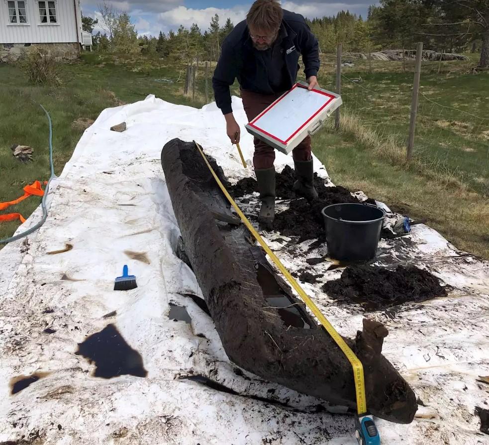 Norvège - La barque découverte à Froland pourrait dater de l'Âge Viking - Photo: Yvonne F. Willumsen