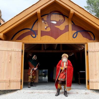 Norvege le chef viking ouvre enfin les portes de son authentique village