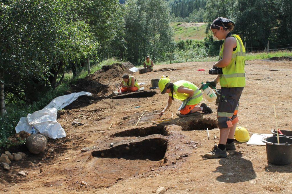 Norvège - Les archéologues examinent les tombes de Langeid - Photo: Camilla C. Wenn / Musée d'Histoire culturelle