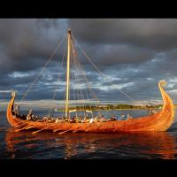 Réplique du bateau dans le port de Tønsberg - Photo Eric Johannessen