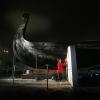 Norvège - Toutes les précautions sont prises pour soulever et peser le bateau d'Oseberg - Photo: Tom A. Kolstad / Aftenposten