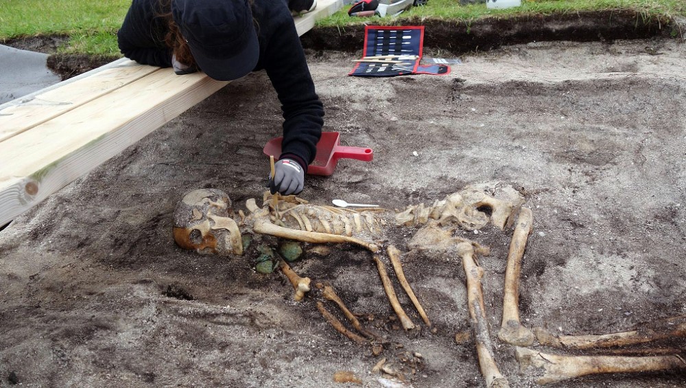 Norvège - Squelette d'une femme de l'Âge Viking découvert à Hillesøy - Photo: musée universitaire de Tromsø