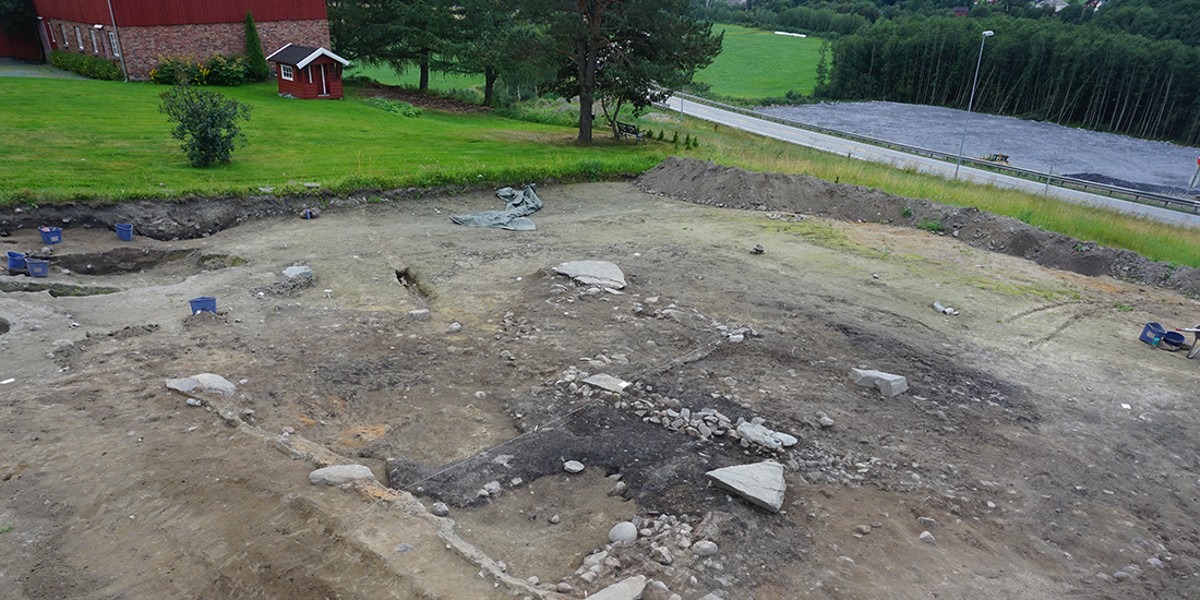 Norvège - Une maison viking découverte en zone rurale à Hovin - Photo: Kristoffer R. Rantala / NTNU