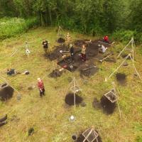 Russie - Les fouilles de la colonie de l'Âge Viking dans la région de Pskov - Photo: Aleksander Mikhaïlov