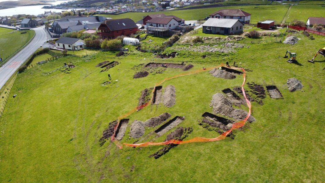 Les Shetland - De nouvelles découvertes archéologiques sur l'ancienne capitale viking de l'archipel - Photo: Skailway