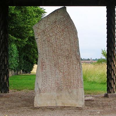Suède - La pierre runique de Rök - Photo: Håkan Svensson