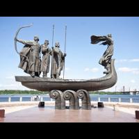 Ukraine - Sculpture des trois frères fondateurs, Kyi, Schek, Horyv, et de leur soeur Lybid, par Vasyliy Boroday à Kiev