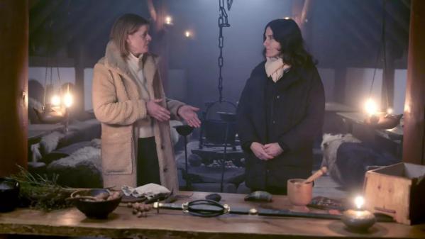 Vikings, la Saga des Femmes -L’archéologue Kristina Ekero Eriksson et l’historienne Lucie Malbos - Photo Little Big Story, Nordic Eye Production, Far Cry TM & Ubisoft Entertainment